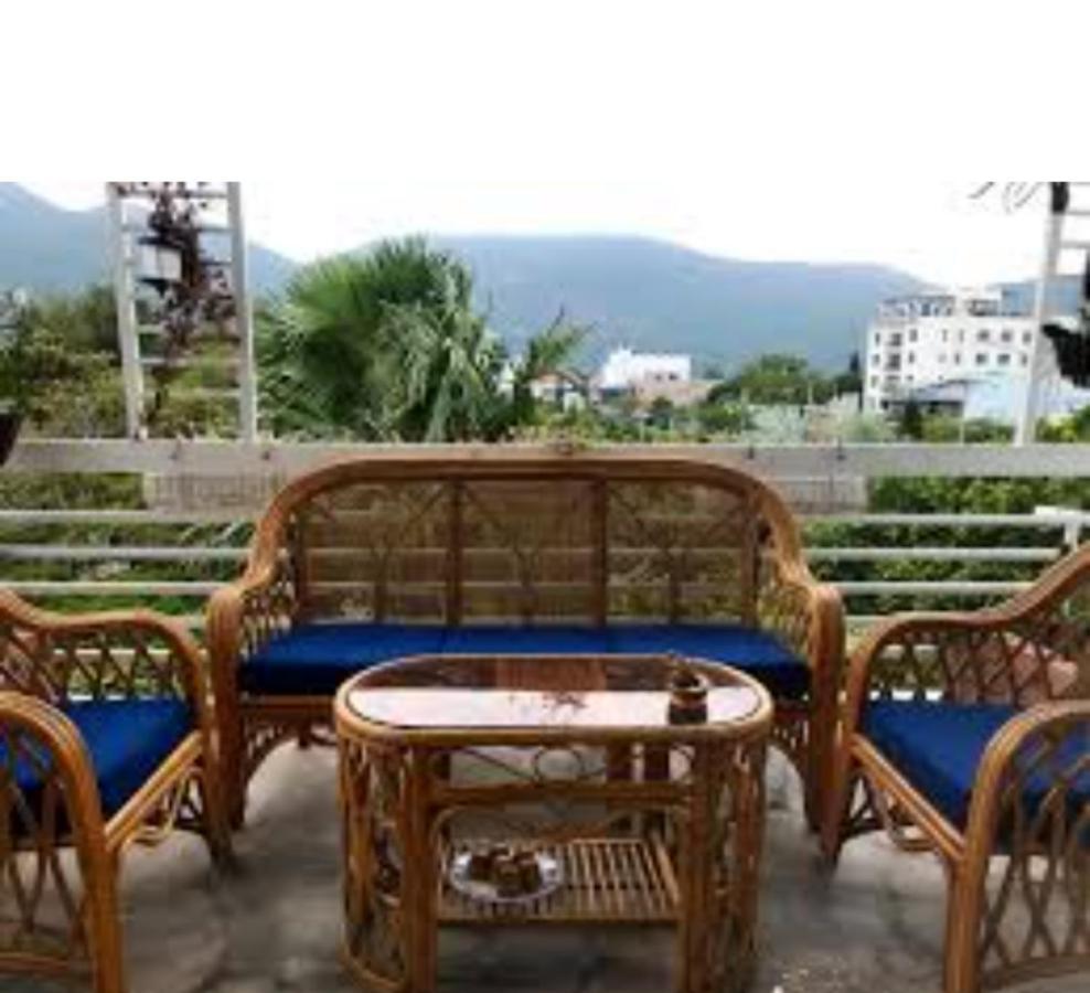 Con Son Island Home Chi Khu Co Ong Buitenkant foto